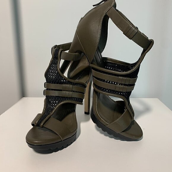 BCBG Olive Green Katya High-Heel, Size 8 - Picture 4 of 17